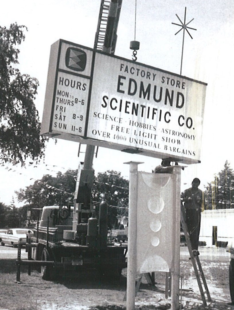 1942